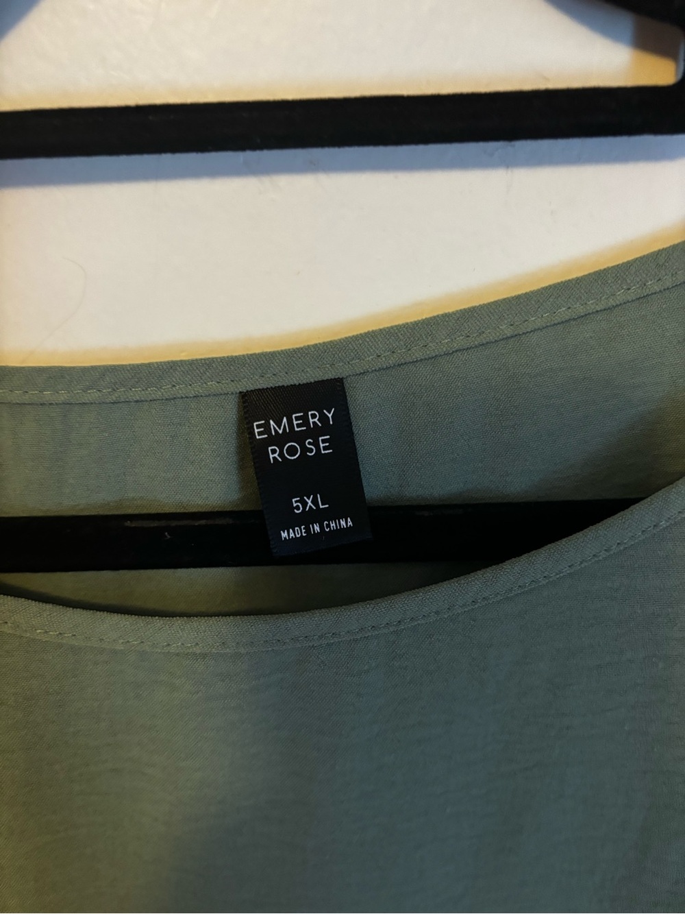 PLUS Green Ruffle Hem Top - Picture 3 of 4